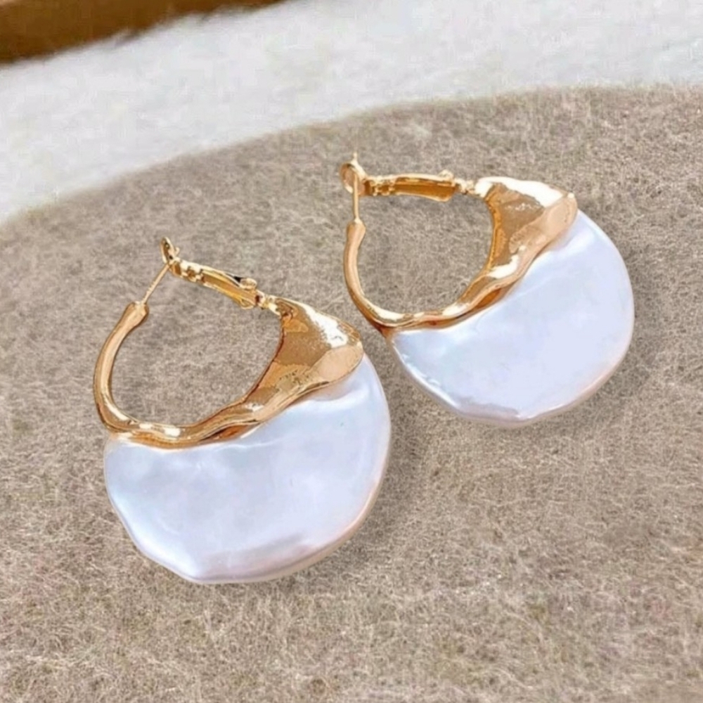 Baroque Pearl Gold Hoop Earrings